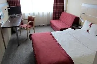Express Stuttgart Airport, An Ihg