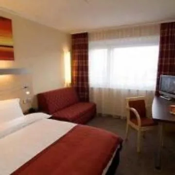 Hotel Express Stuttgart Airport, An Ihg 3*
