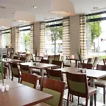 Express Stuttgart Airport, An Ihg