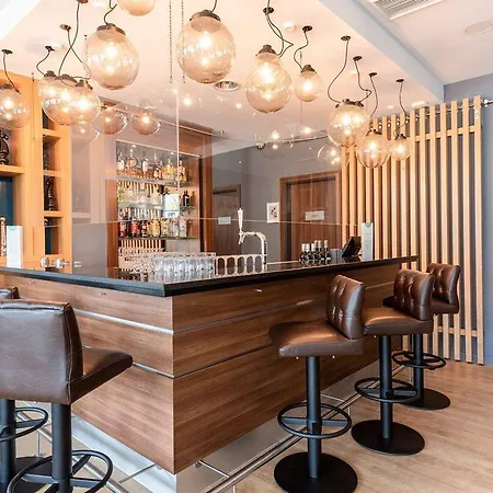 Hotell Express Stuttgart Airport, An Ihg 3*