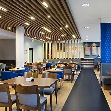 Hotell Express Stuttgart Airport, An Ihg 3*