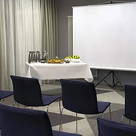 Express Stuttgart Airport, An Ihg Hotell 3*