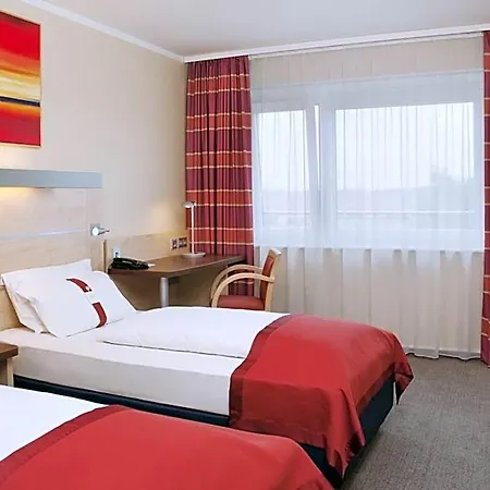 Hotell Express Stuttgart Airport, An Ihg 3*