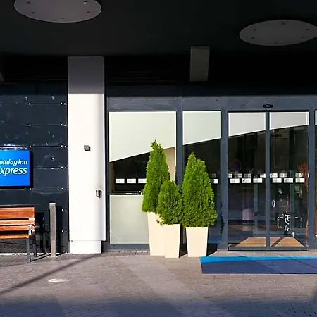 Express Stuttgart Airport, An Ihg 3*