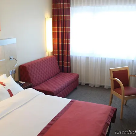 Express Stuttgart Airport, An Ihg