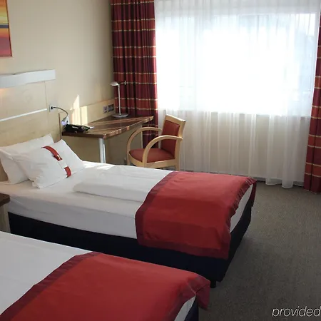 Express Stuttgart Airport, An Ihg